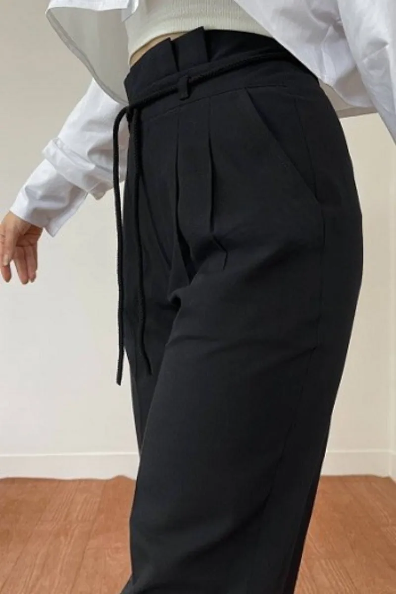 Ella – Pleated style – High-waisted trousers
