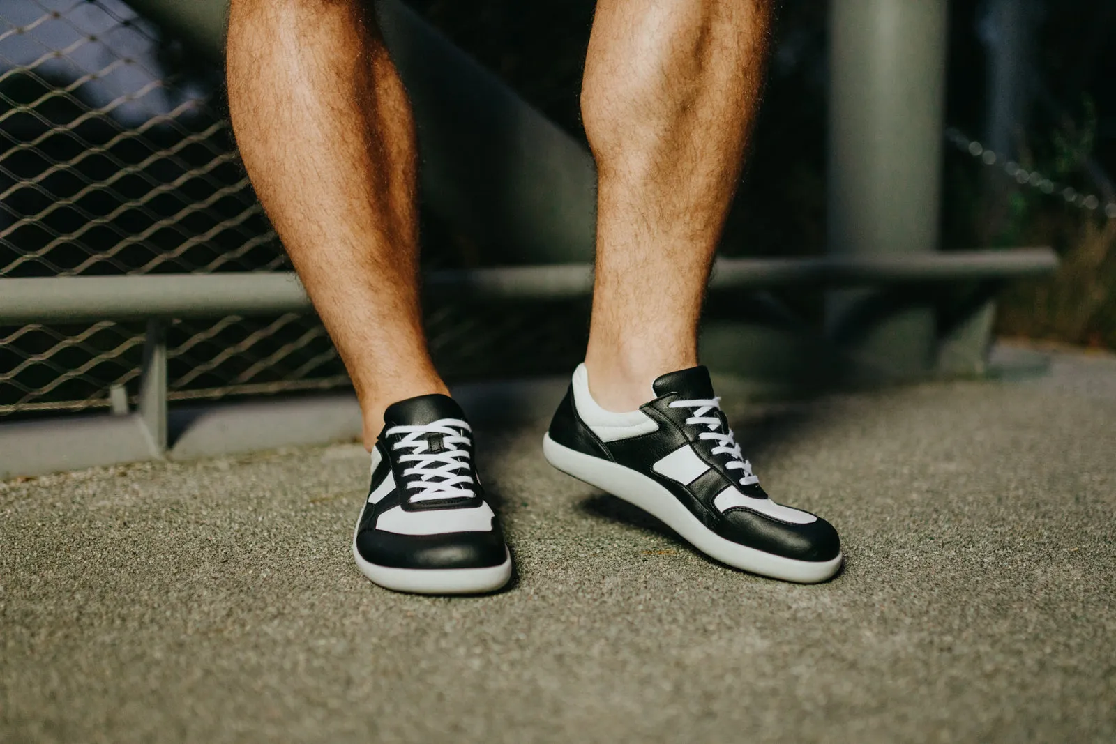 Men’s Comfort sneakers Yuva black and white
