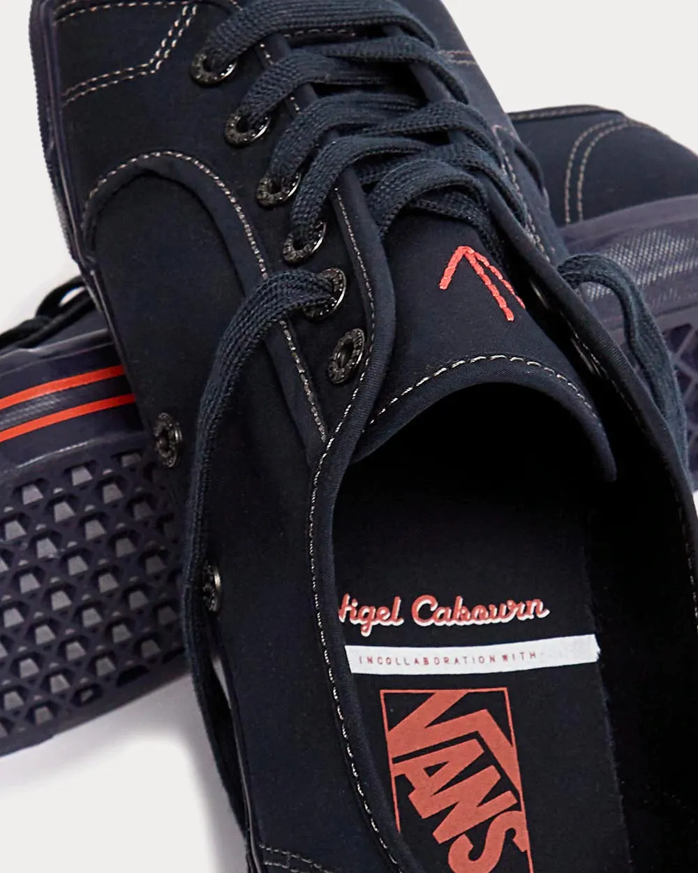 Style 24 Navy Ventile Low Top Sneakers