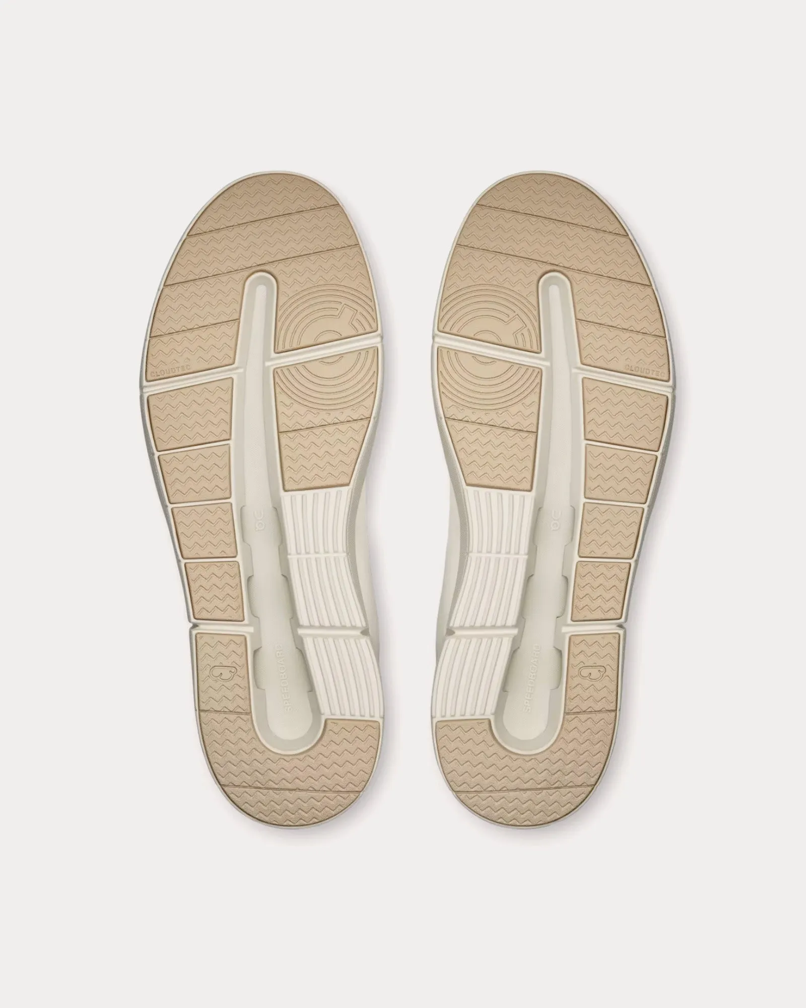 The Roger Advantage White / Sand Low Top Sneakers